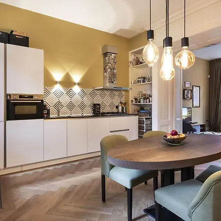 Apartment Gelegen Op Eigen Grond In Een Van De Meest Amsterdam