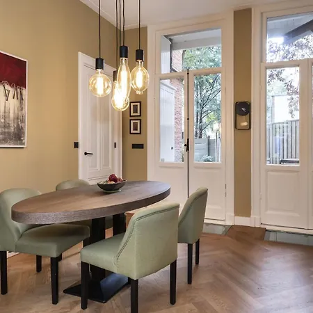 Gelegen Op Eigen Grond In Een Van De Meest Apartment Amsterdam